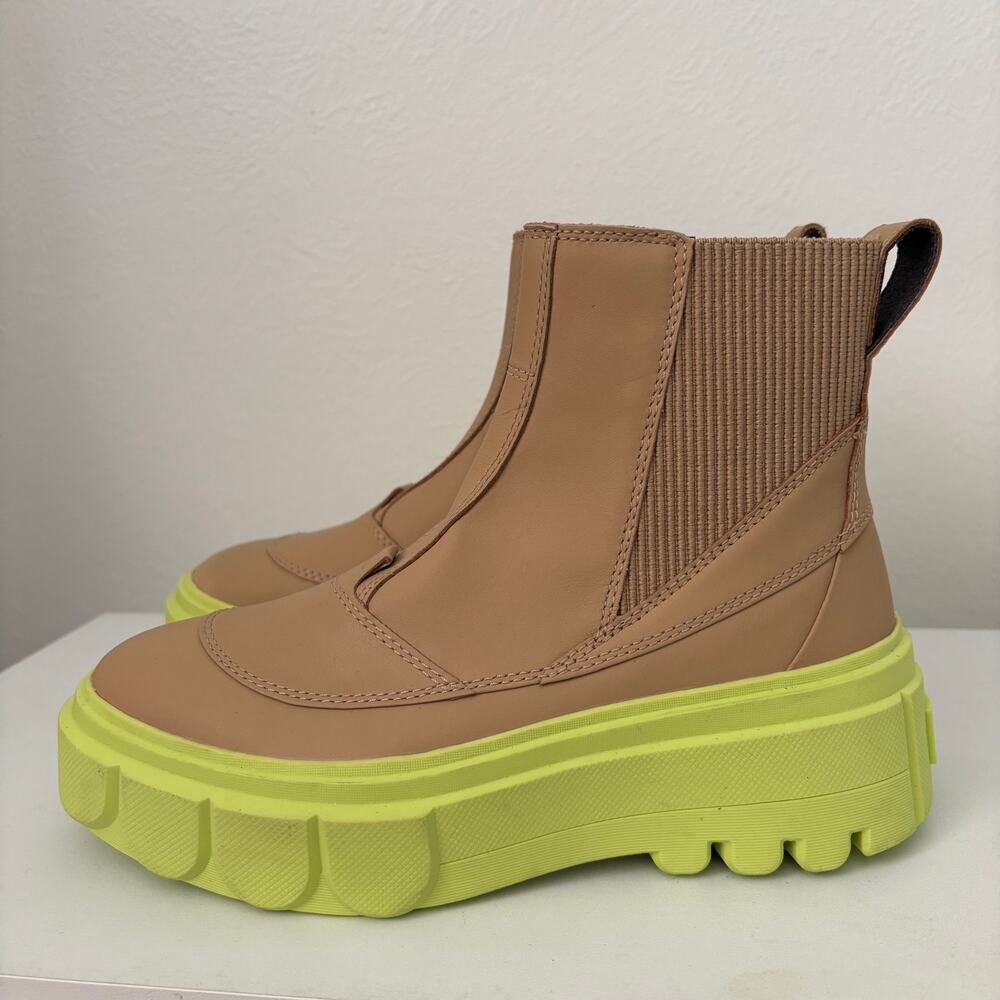 Sorel Caribou X WP Chelsea Boots Tan Neon Womens size 6.5 NWOT